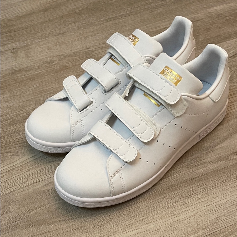 Adidas mens White and Gold Sneakers